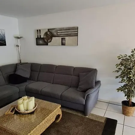 Zentrale Messe/ferien Whg Mit Garten & Parkplatz *