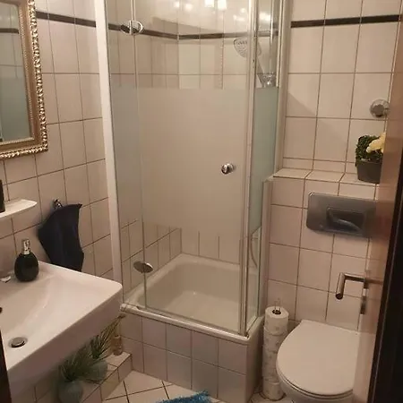 Zentrale Messe/ferien Whg Mit Garten & Parkplatz Apartment