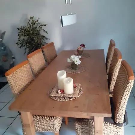 Zentrale Messe/ferien Whg Mit Garten & Parkplatz * Ratingen